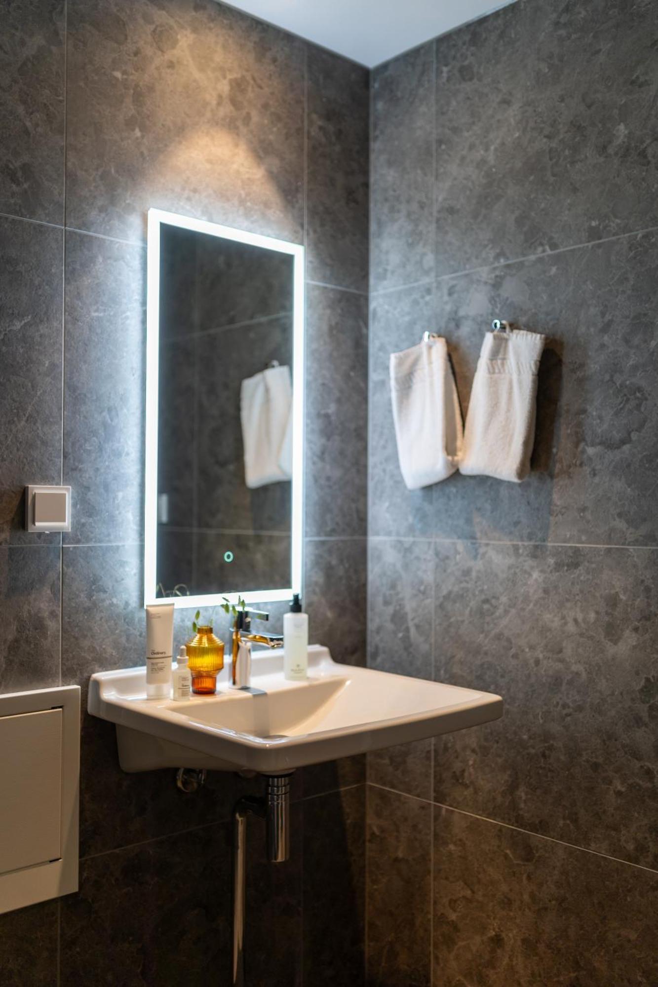 Unity Malmoe - A Studio Hotel Bagian luar foto